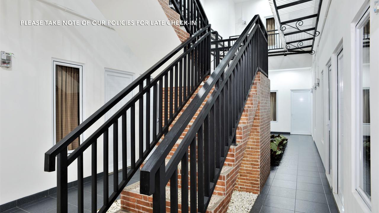 Zen Rooms Bintaro Sector 3 South Tangerang Bagian luar foto